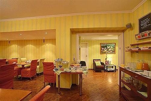 Rheinland 3* Bonn